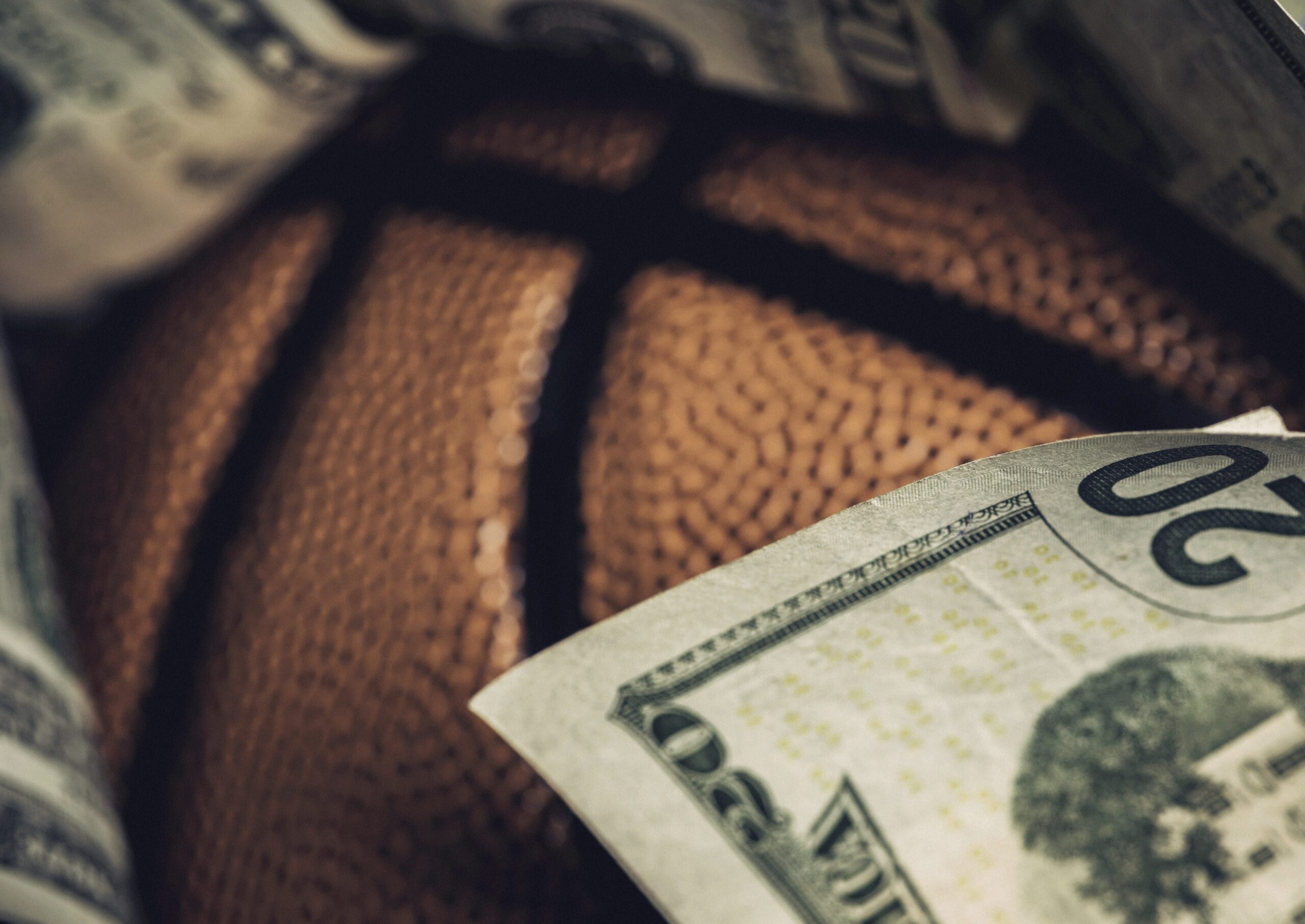 Louie Anderson and Celebrity Gambling Behavior